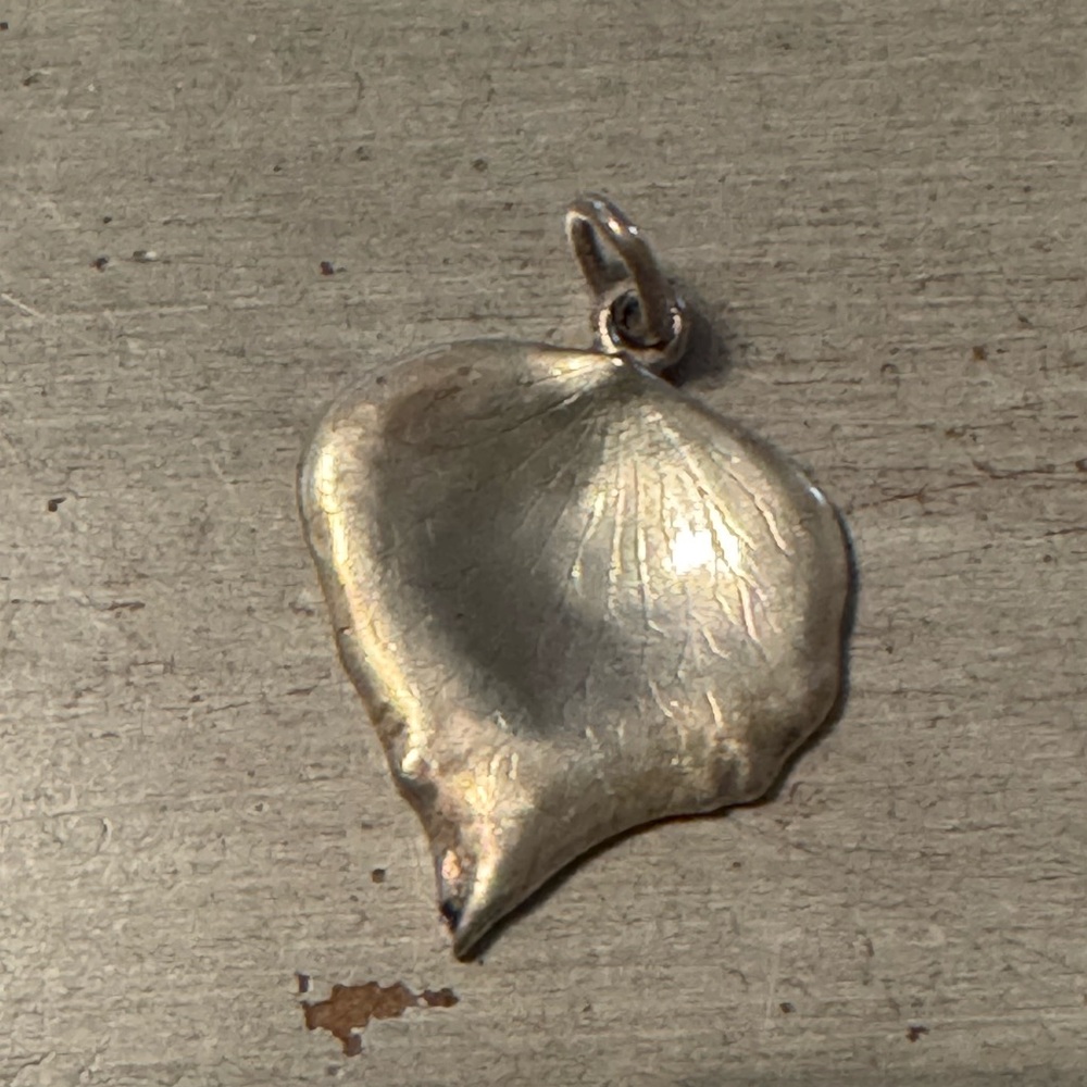 Tiffany & Co Lancôme Rose Petal Pendant 925 Sterling Silver